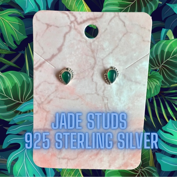 NEW Green Jade Stud Earrings 925 Sterling Silver - Picture 1 of 1